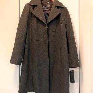 Tommy Hilfiger Grey Coat brand new tags on Size XL/XG/TG